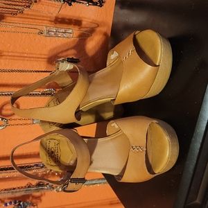 Lucky Brand heels